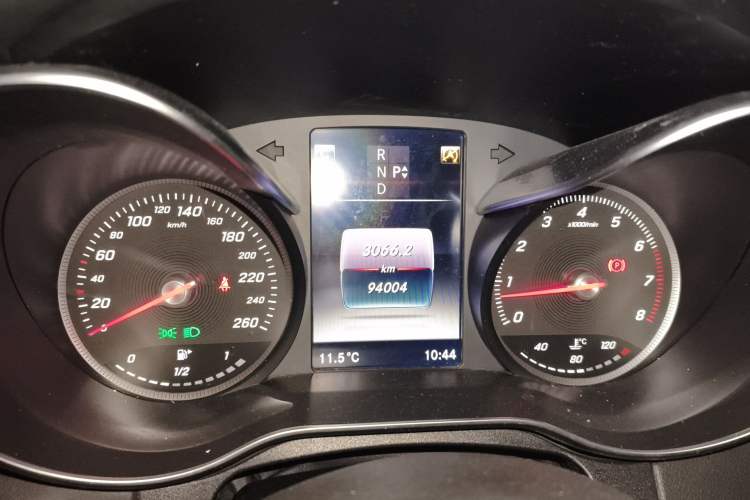 Used Mercedes-Benz C-Class 2016 C 200 L Sport Edition Instrument Cluster