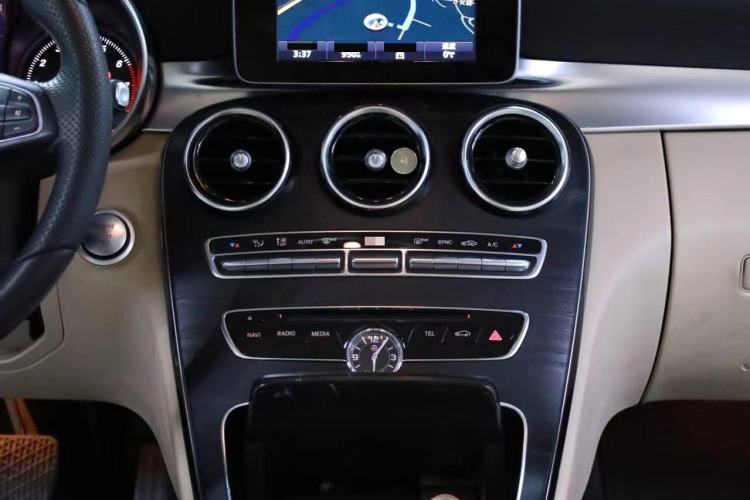 Used Mercedes-Benz C-Class 2016 C 200 L Sport Edition Interior 2