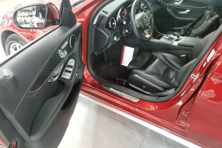 Used Mercedes-Benz C-Class 2016 C 200 L Sport Edition Interior 3