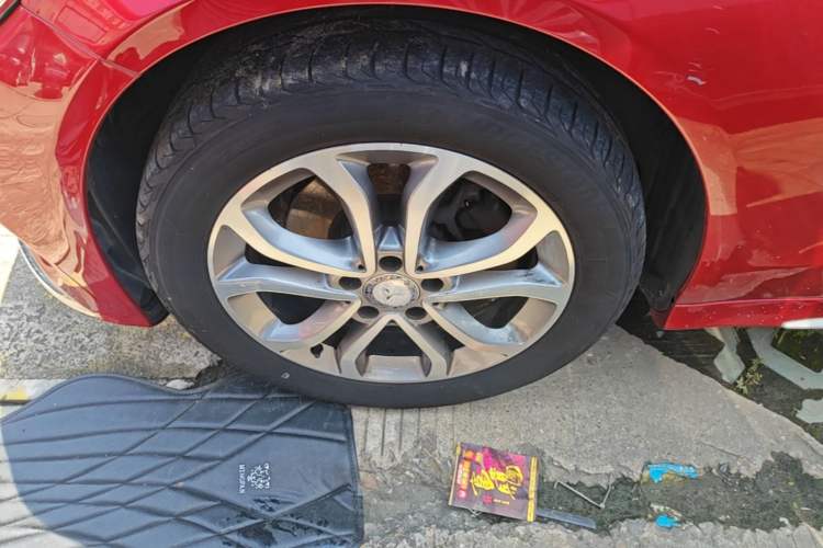 Used Mercedes-Benz C-Class 2016 C 180 L Sport Edition Left Front Wheel Hub