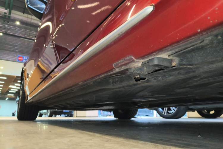 Used Mercedes-Benz C-Class 2016 C 180 L Sport Edition Left Side Sill