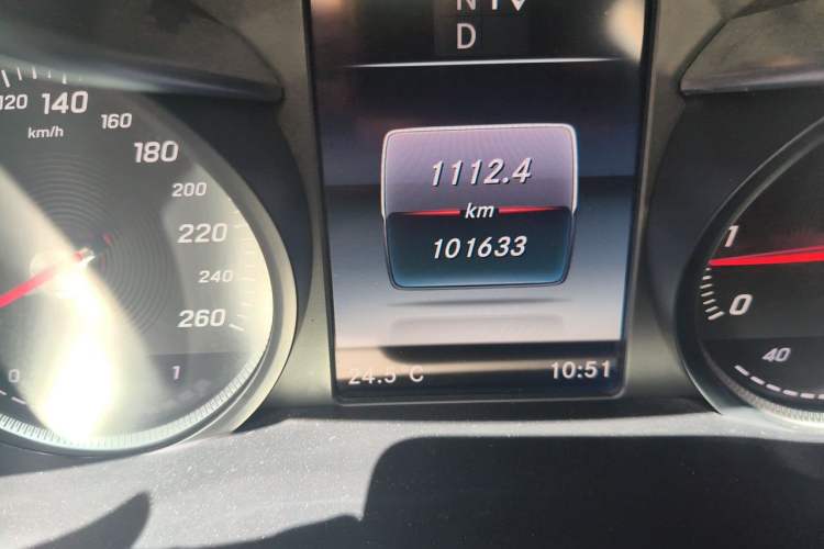 Used Mercedes-Benz C-Class 2016 C 200 L Sport Edition Odometer Close Up