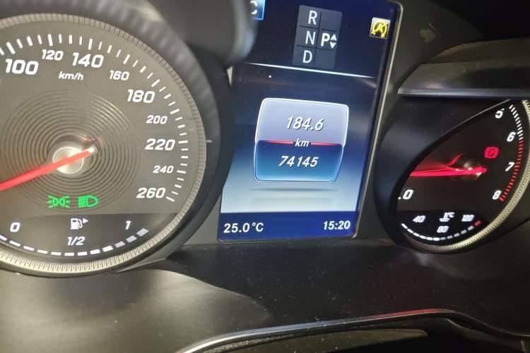 Used Mercedes-Benz C-Class 2016 C 180 L Sport Edition Odometer Close Up