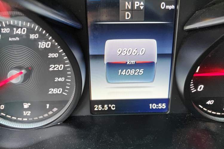 Used Mercedes-Benz C-Class 2016 C 200 L Sport Edition Odometer Close Up