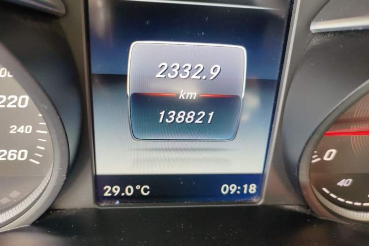 Used Mercedes-Benz C-Class 2016 C 200 L Sport Edition Odometer Close Up