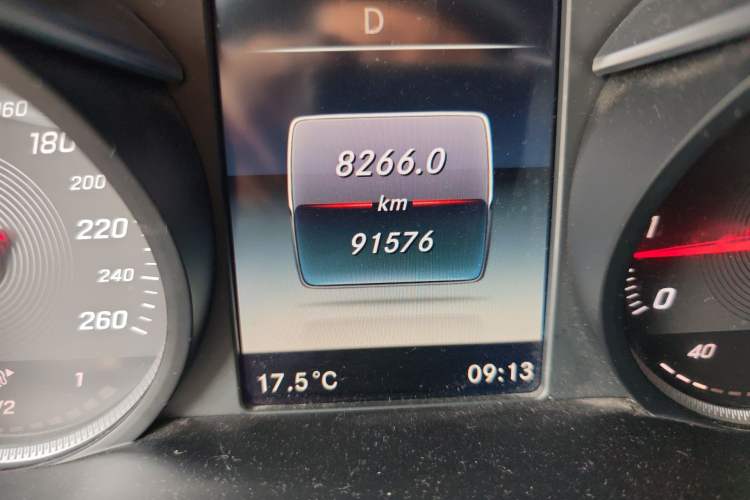 Used Mercedes-Benz C-Class 2016 C 180 L Sport Edition Odometer Close Up