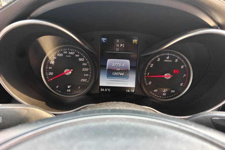 Used Mercedes-Benz C-Class 2016 C 200 L Sport Edition Odometer Close Up