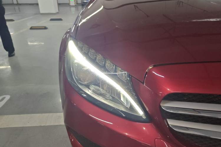 Used Mercedes-Benz C-Class 2016 C 200 L Sport Edition Right Front Headlight