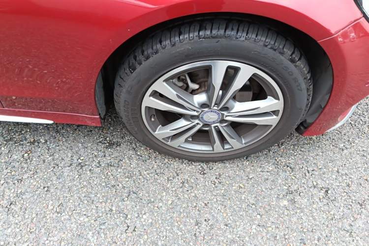 Used Mercedes-Benz C-Class 2016 C 200 L Sport Edition Right Front Wheel Hub