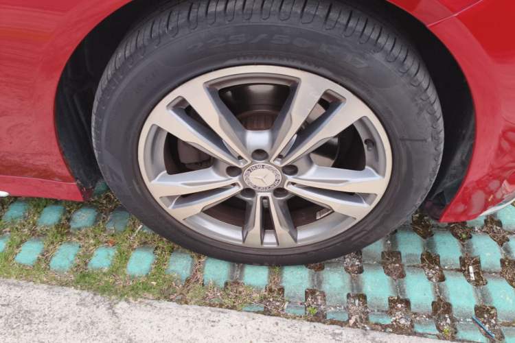 Used Mercedes-Benz C-Class 2016 C 200 L Sport Edition Right Front Wheel Hub