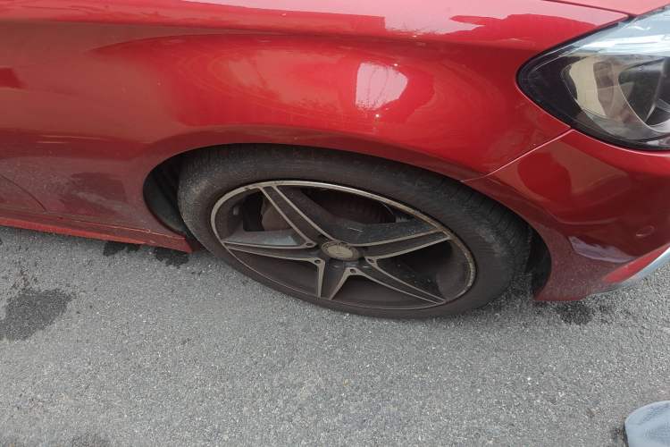 Used Mercedes-Benz C-Class 2016 C 200 Coupe Right Front Wheel Hub
