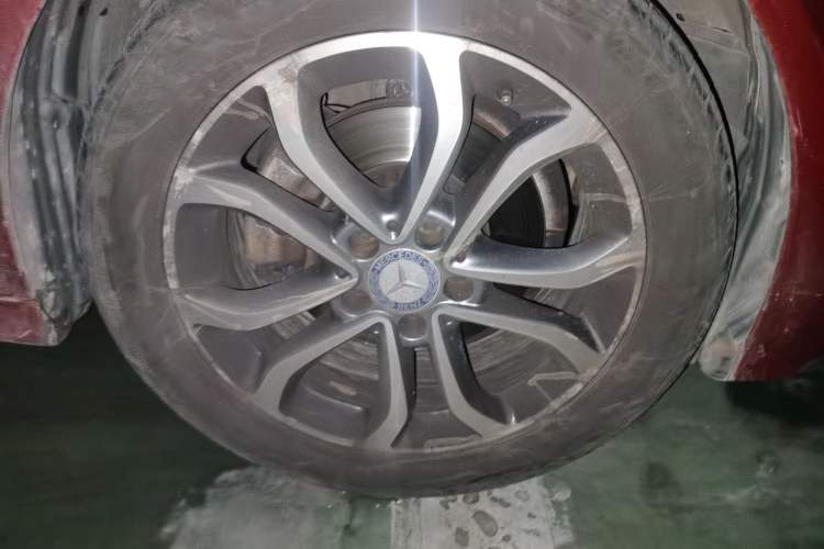 Used Mercedes-Benz C-Class 2016 C 180 L Sport Edition Right Front Wheel Hub
