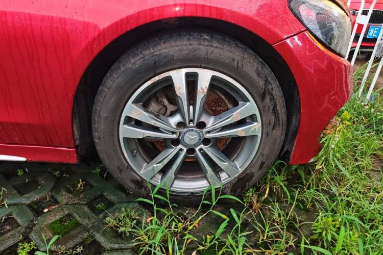 Used Mercedes-Benz C-Class 2016 C 200 L Sport Edition Right Front Wheel Hub