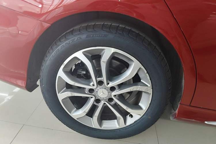 Used Mercedes-Benz C-Class 2016 C 180 L Sport Edition Right Rear Wheel Hub