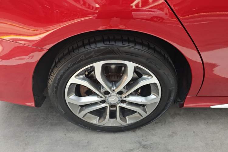 Used Mercedes-Benz C-Class 2016 C 180 L Sport Edition Right Rear Wheel Hub