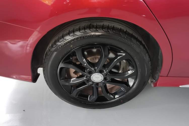 Used Mercedes-Benz C-Class 2016 C 180 L Sport Edition Right Rear Wheel Hub