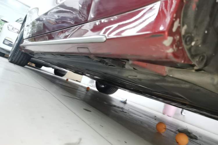 Used Mercedes-Benz C-Class 2016 C 200 L Sport Edition Right Side Sill