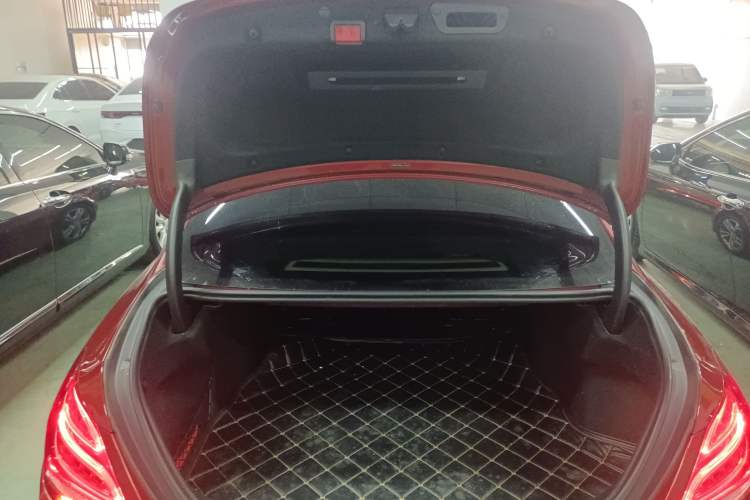 Used Mercedes-Benz C-Class 2016 C 200 L Sport Edition Trunk