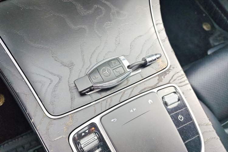Used Mercedes-Benz C-Class 2016 C 200 L Sport Edition Vehicle Key