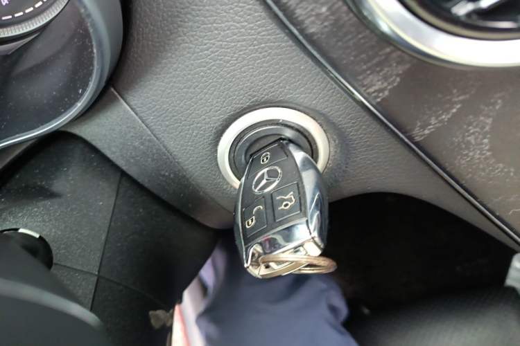 Used Mercedes-Benz C-Class 2016 C 200 L Sport Edition Vehicle Key