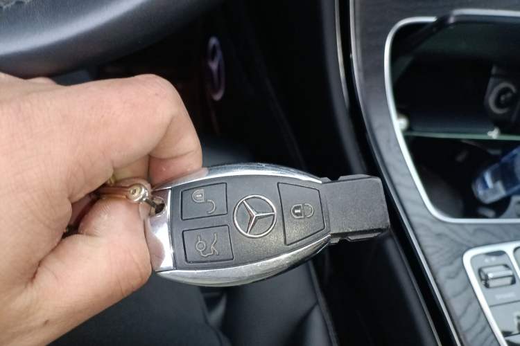 Used Mercedes-Benz C-Class 2016 C 200 L Sport Edition Vehicle Key