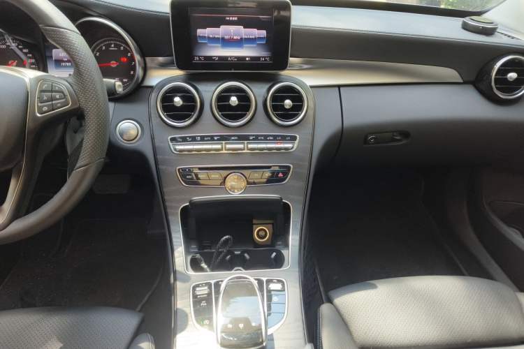 Used Mercedes-Benz C-Class 2016 C 200 L Sport Edition Audio And AC Panel