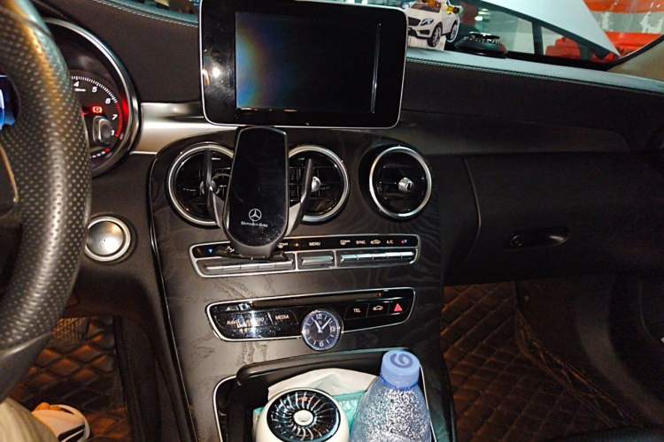 Used Mercedes-Benz C-Class 2016 C 200 L 4MATIC Sport Edition Audio And AC Panel