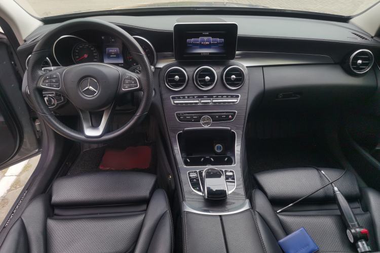 Used Mercedes-Benz C-Class 2016 C 200 L Sport Edition Center Console