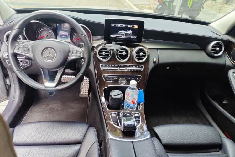 Used Mercedes-Benz C-Class 2016 C 200 L Center Console