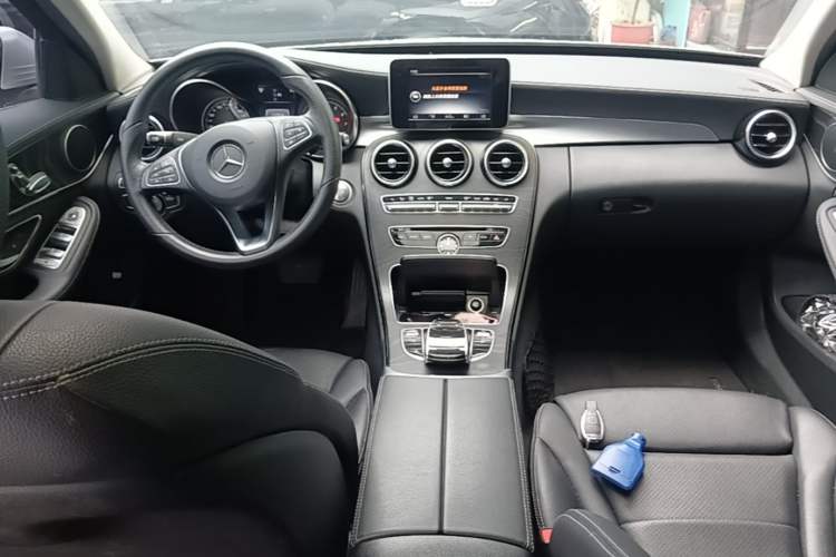 Used Mercedes-Benz C-Class 2016 C 180 L Sport Edition Center Console