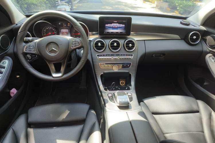Used Mercedes-Benz C-Class 2016 C 200 L Sport Edition Center Console