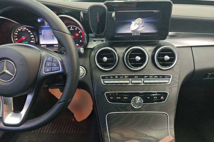 Used Mercedes-Benz C-Class 2016 C 200 L Sport Edition Center Console