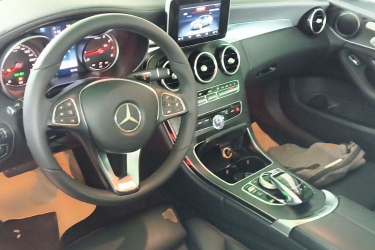Used Mercedes-Benz C-Class 2016 C 200 L Sport Edition Center Console