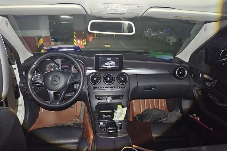 Used Mercedes-Benz C-Class 2016 C 200 L Sport Edition Center Console