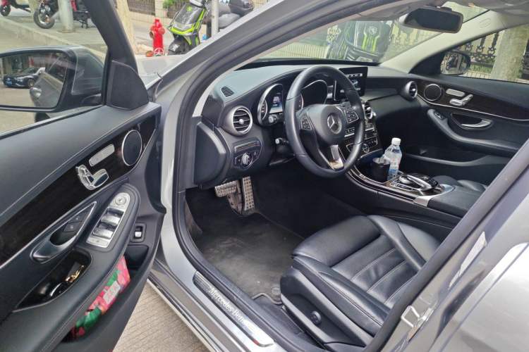 Used Mercedes-Benz C-Class 2016 C 200 L Driver Seat