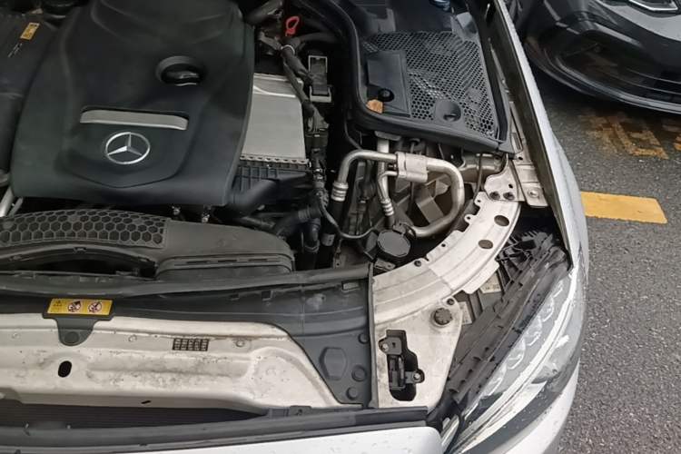 Used Mercedes-Benz C-Class 2016 C 180 L Sport Edition Engine Bay Left
