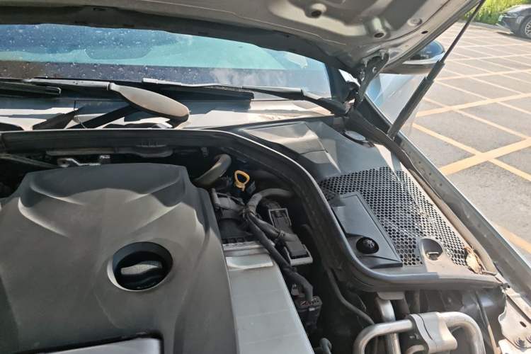 Used Mercedes-Benz C-Class 2016 C 200 Sport Edition Engine Bay Left