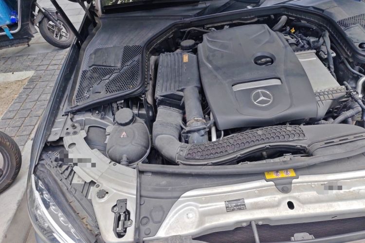Used Mercedes-Benz C-Class 2016 C 200 L Engine Bay Right