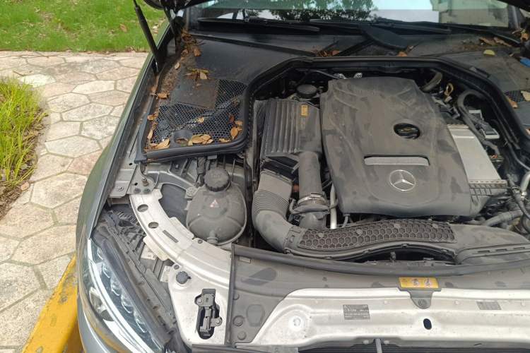 Used Mercedes-Benz C-Class 2016 C 200 L Sport Edition Engine Bay Right
