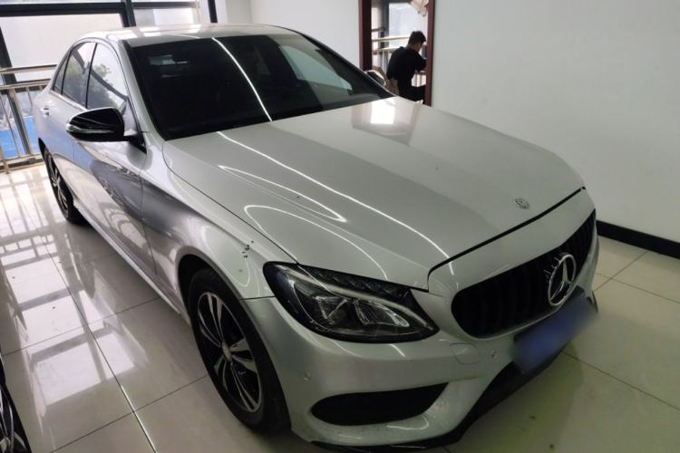 Used Mercedes-Benz C-Class 2016 C 200 Sport Edition Front Right 45 Deg