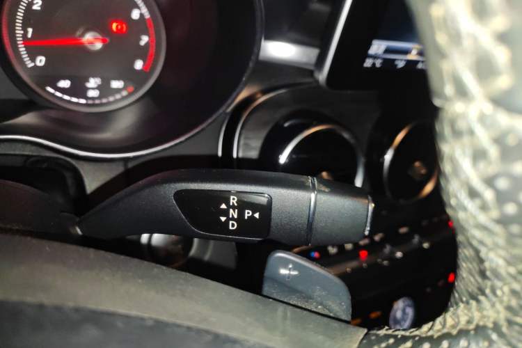 Used Mercedes-Benz C-Class 2016 C 180 L Sport Edition Gear Lever
