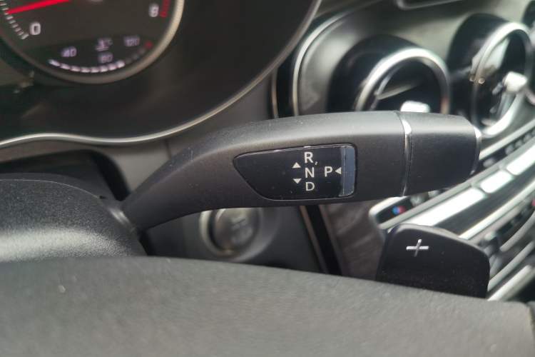 Used Mercedes-Benz C-Class 2016 C 200 L Sport Edition Gear Lever