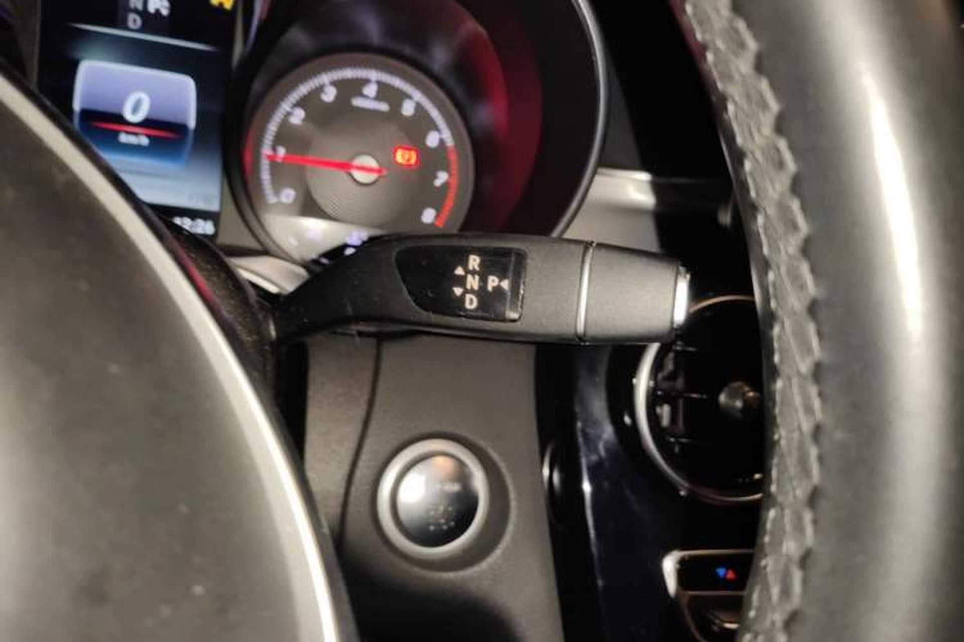 Used Mercedes-Benz C-Class 2016 C 200 Sport Edition Gear Lever