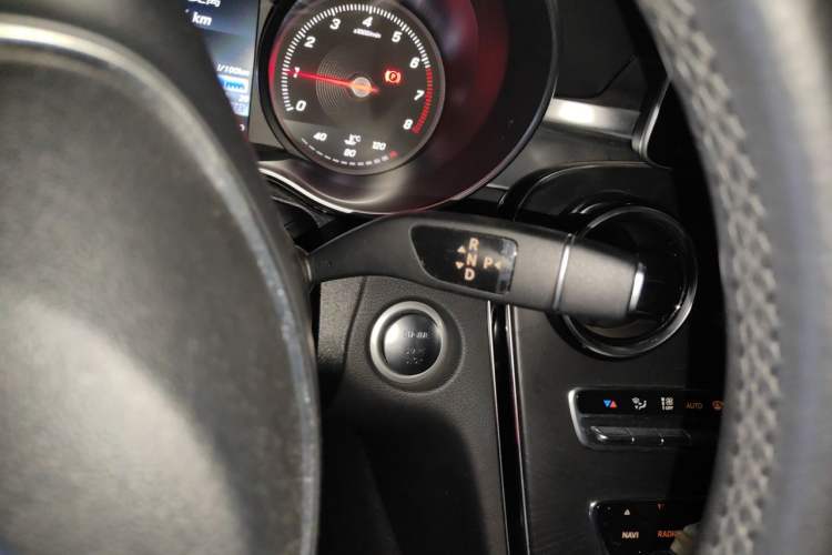 Used Mercedes-Benz C-Class 2016 C 180 L Sport Edition Gear Lever