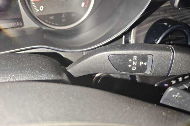 Used Mercedes-Benz C-Class 2016 C 200 L Sport Edition Gear Lever