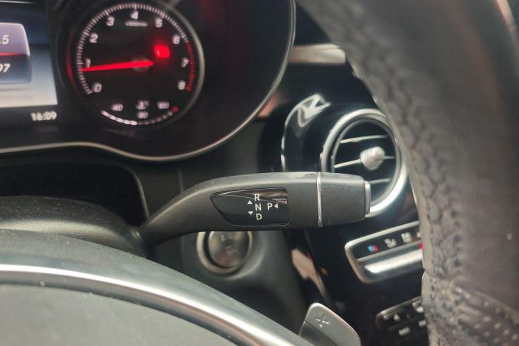 Used Mercedes-Benz C-Class 2016 C 200 4MATIC Coupe Gear Lever