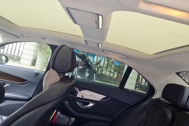 Used Mercedes-Benz C-Class 2016 C 200 L Headliner