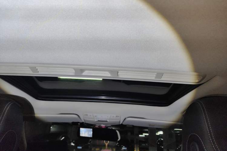 Used Mercedes-Benz C-Class 2016 C 180 L Sport Edition Headliner
