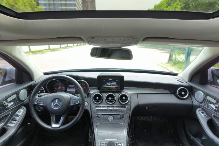 Used Mercedes-Benz C-Class 2016 C 200 L Sport Edition Interior 3