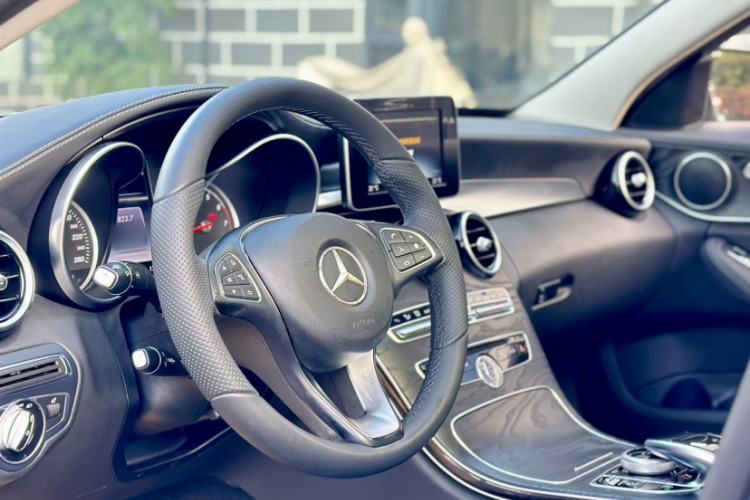 Used Mercedes-Benz C-Class 2016 C 200 L Sport Edition Interior 4